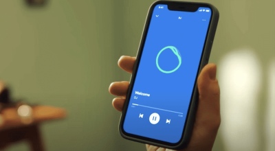 Spotify lanza la función con IA “DJ” con voz en off