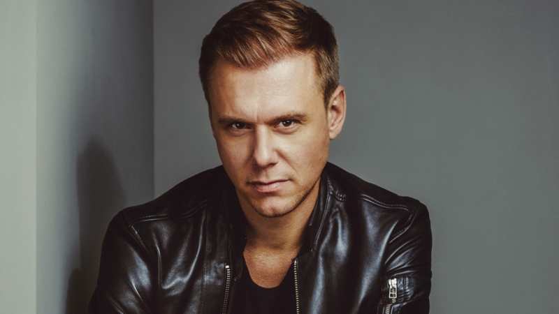 Armin van Buuren fusiona lo antiguo y lo moderno en el "A State of Trance Year Mix 2023"