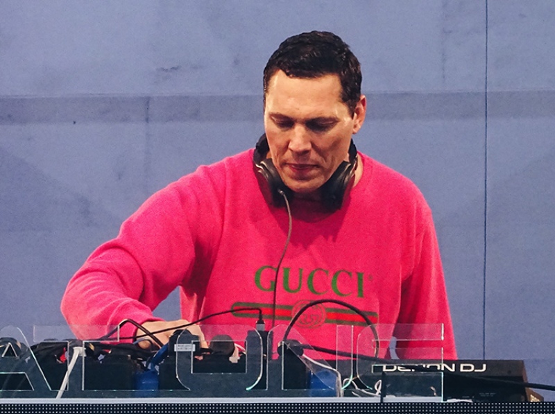 Tiësto colabora con Rudimental en el single "Waterslides"